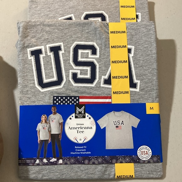 Members Mark, Adult T Shirt Bundle,  & 1 Pair Slipper socks. 7 pieces - Picture 5 of 8